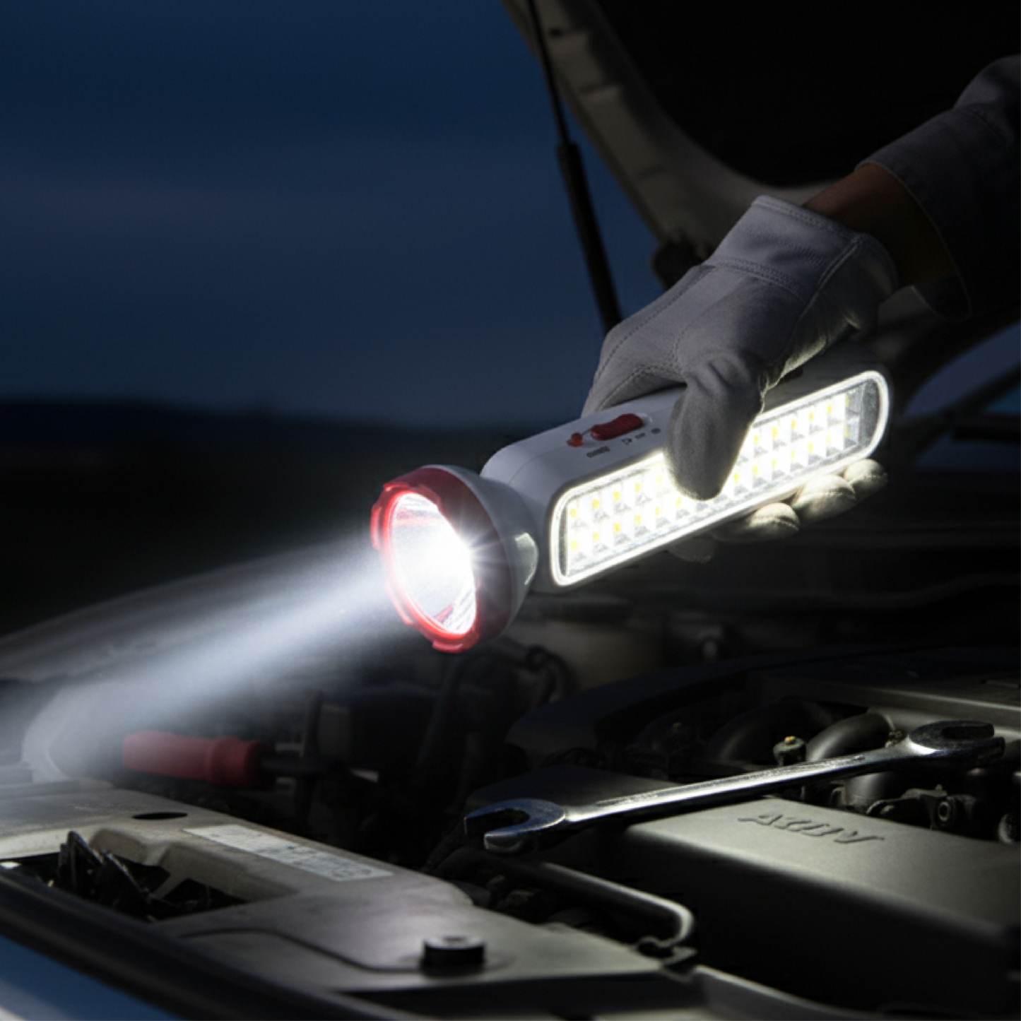 Lámpara de Mano LED Modelo HL-LAM957